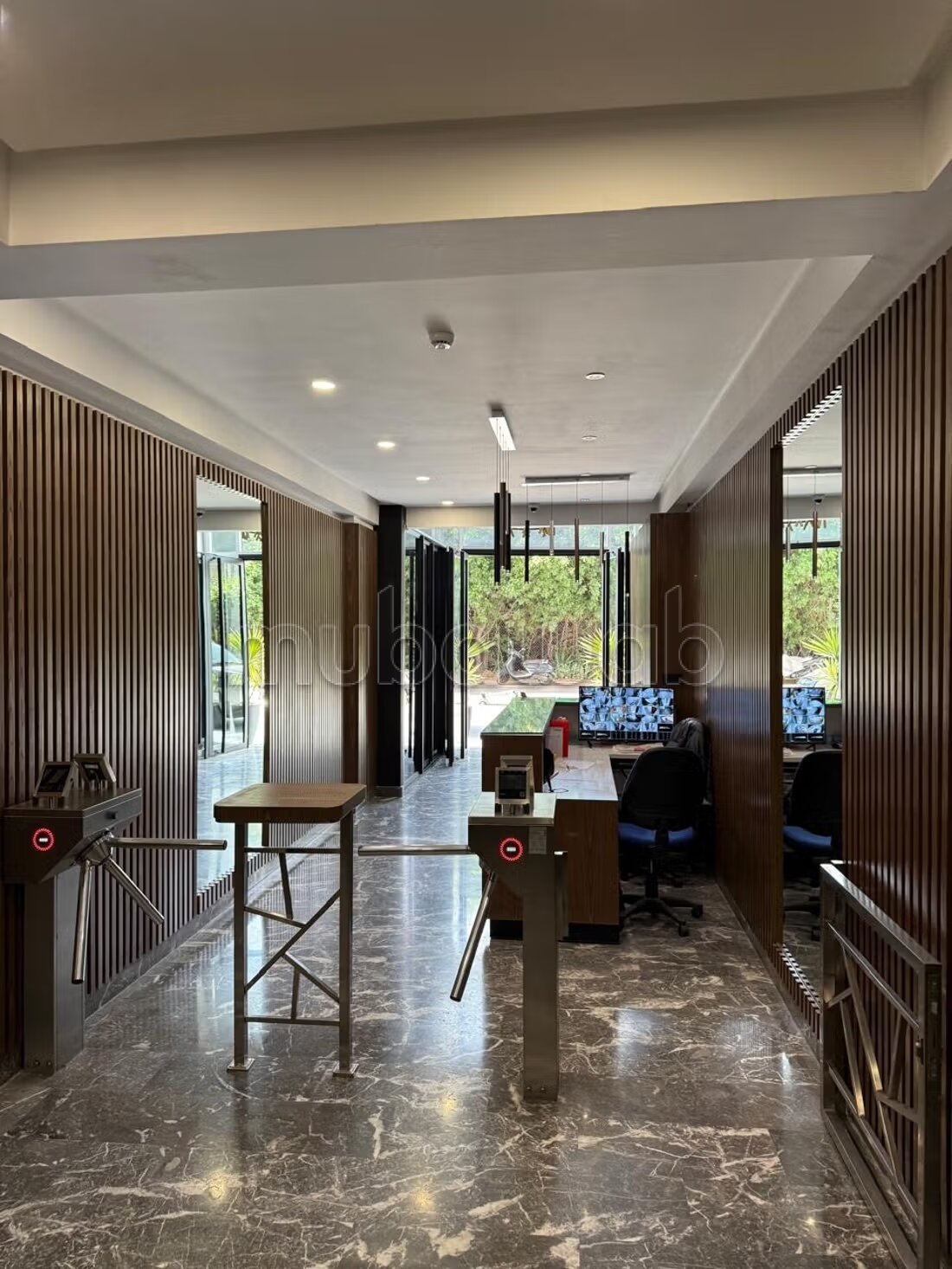 Bureau 83,5 m² à louer à Casablanca — Photo 2
