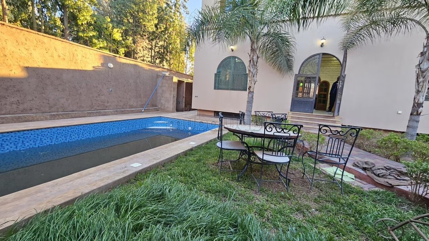 Villa 300 m² à louer à Marrakech — Photo 2
