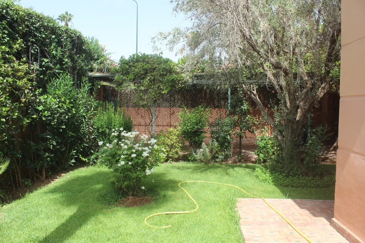 Empty Villa 800 m² for Rent in Marrakech — Photo 18