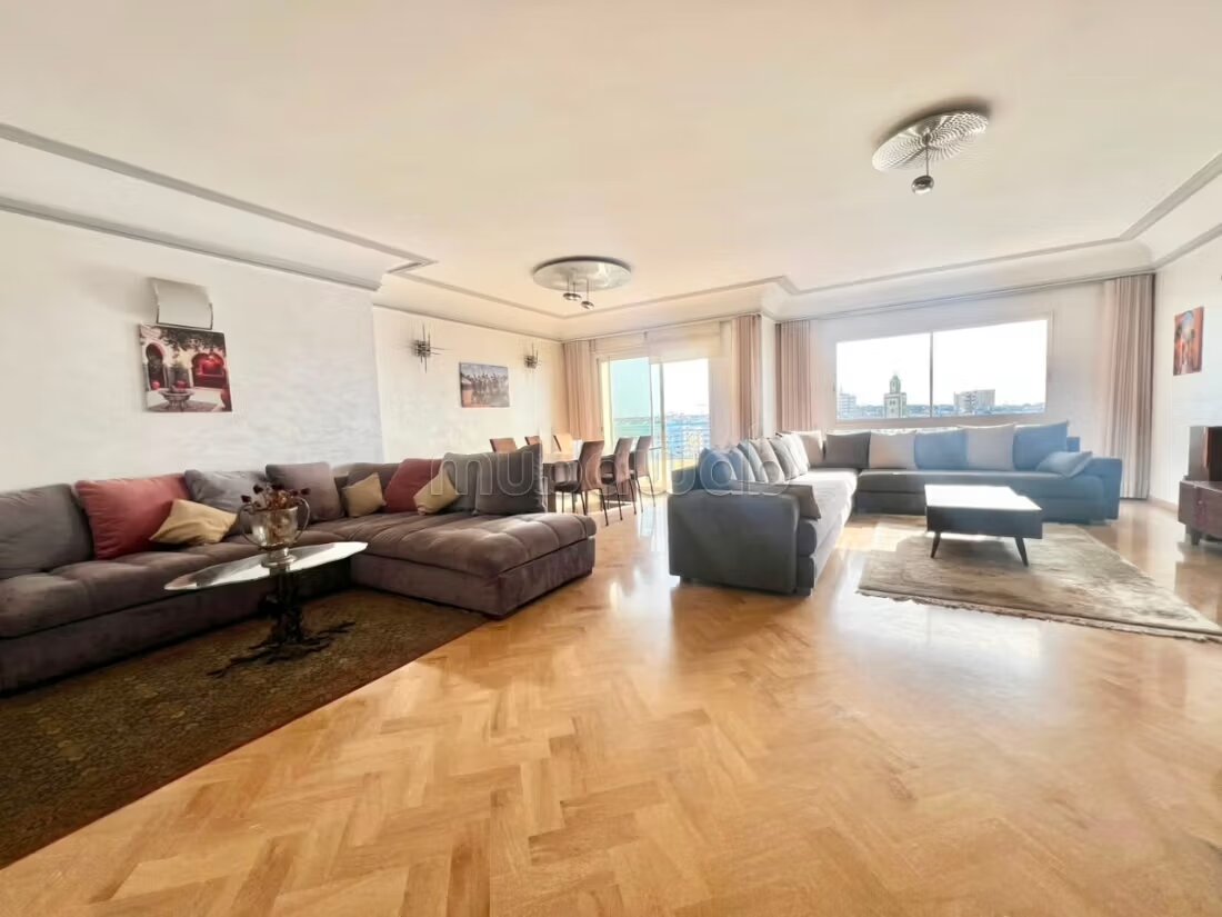 240 m² furnished apartment for rent in Casablanca (Triangle d'Or) à Casablanca