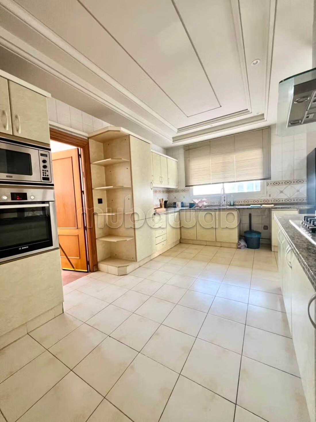 شقة 240 متر مربع للإيجار في الدار البيضاء (ثلاثي الذهب) — Photo 6