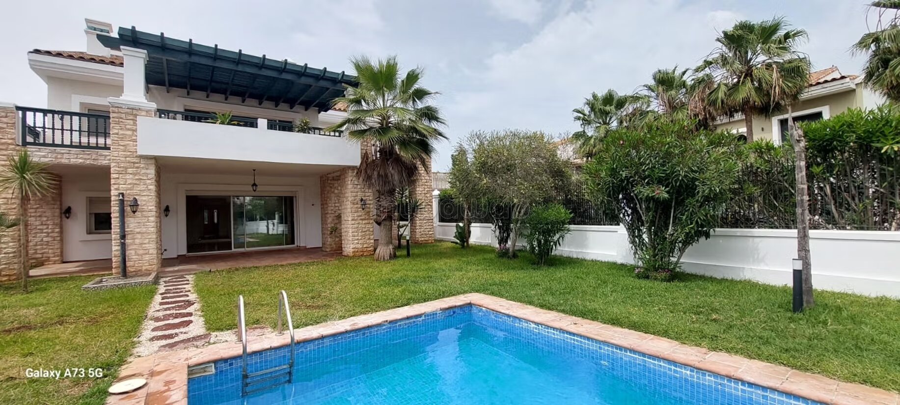 Villa 1000 m² à louer à الدار البيضاء (Dar Bouazza) — Photo 4