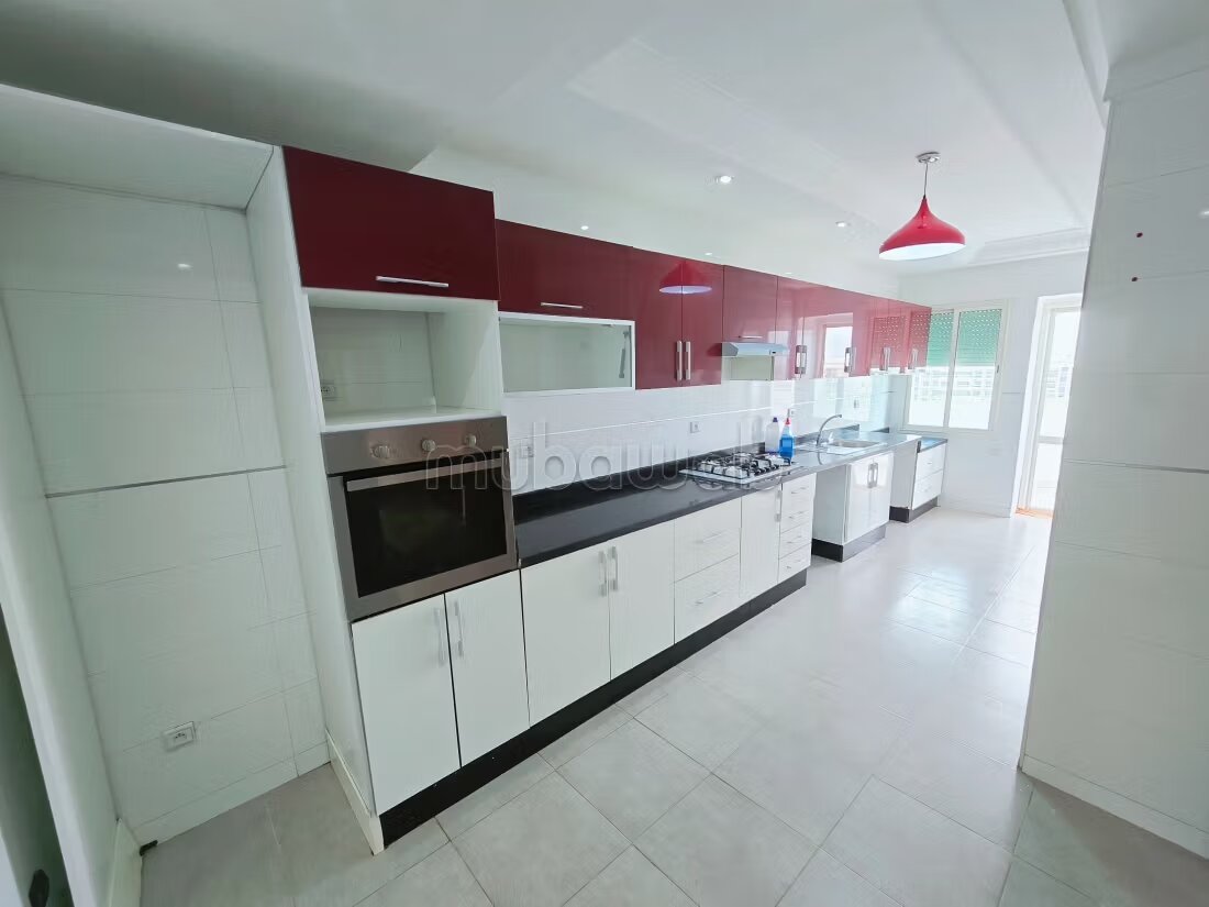 Appartement 180 m² à louer à الدار البيضاء — Photo 2