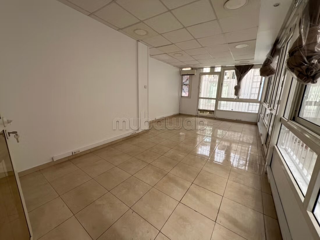 Office 75 m² for Rent in Casablanca, Anfa — Photo 3