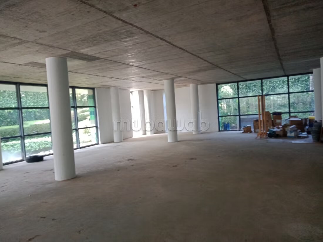 Office 1000 m² for rent in Souissi, Rabat — Photo 3