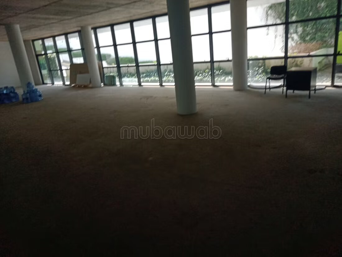 Office 1000 m² for rent in Souissi, Rabat — Photo 4