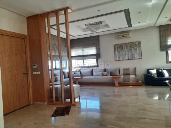 Villa haut standing 250 m² à louer à Casablanca — Photo 23