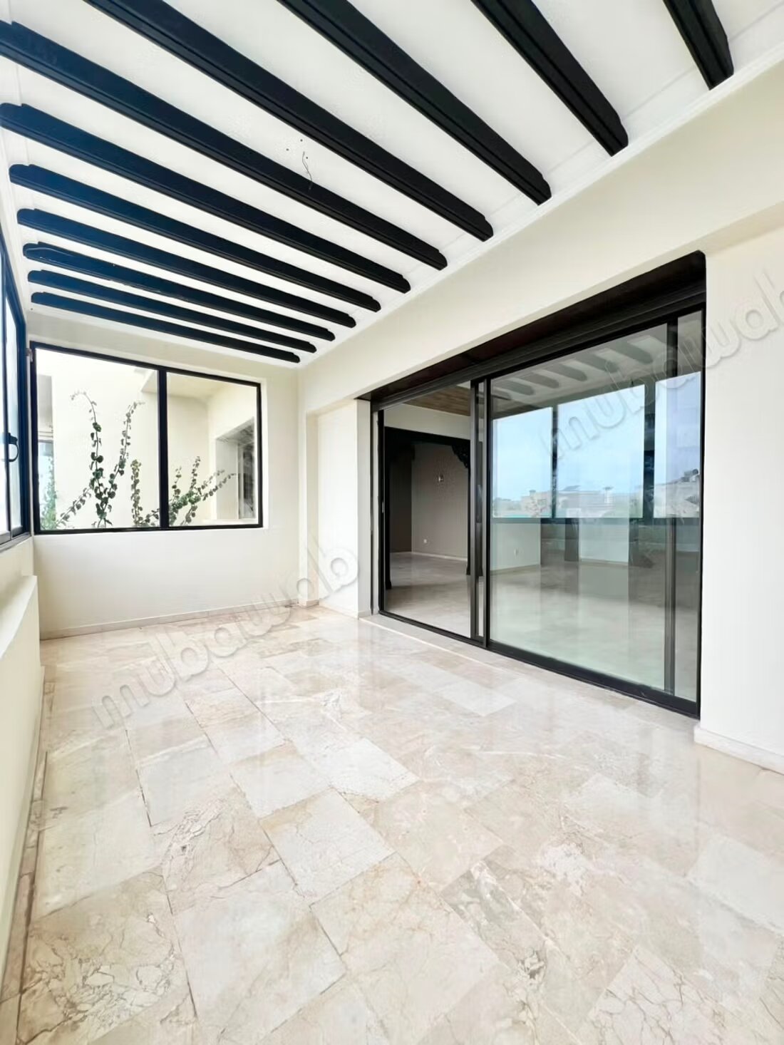 Apartment 200 sqm for Rent in الدار البيضاء — Photo 14