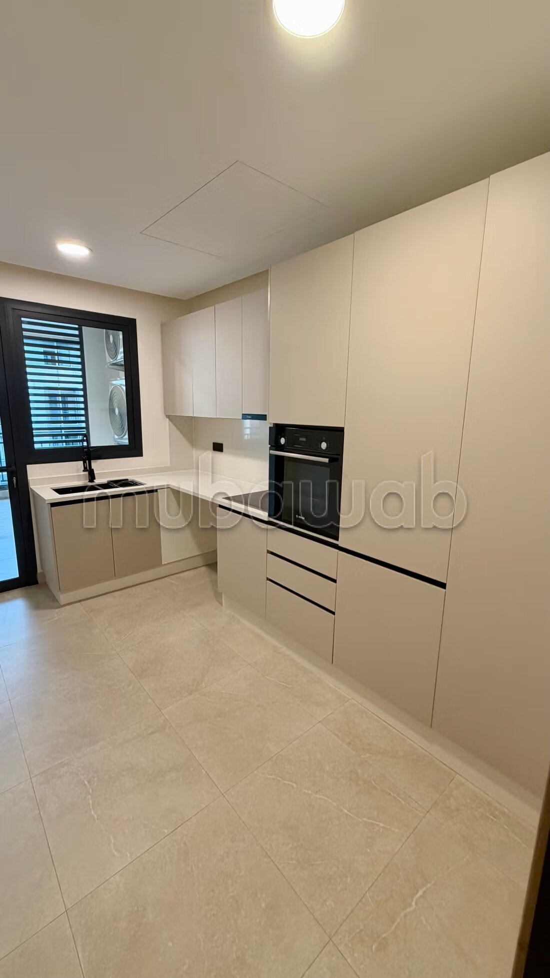 200 m² Apartment for Rent in Souissi, Rabat — Photo 8