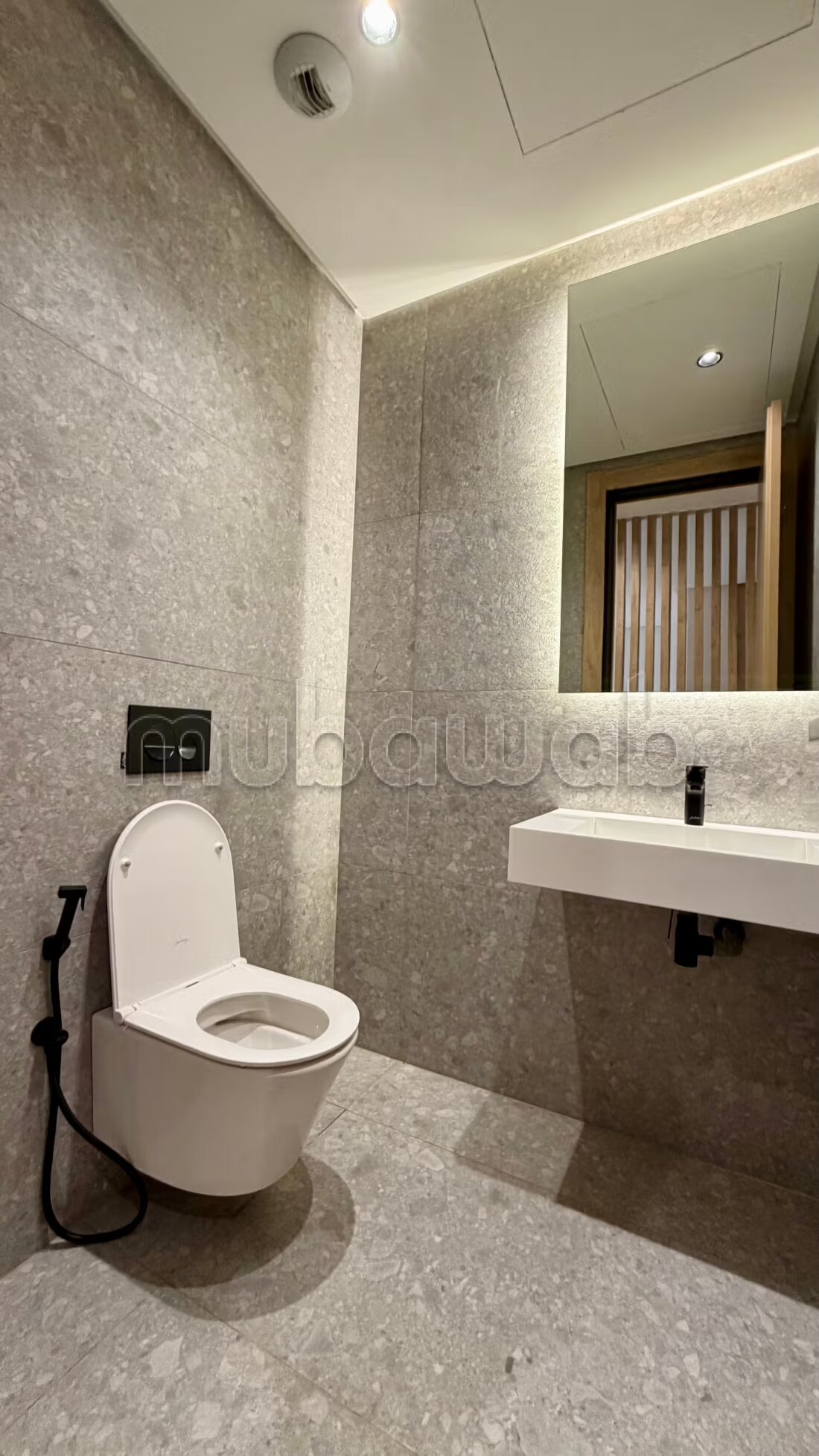 200 m² Apartment for Rent in Souissi, Rabat — Photo 9