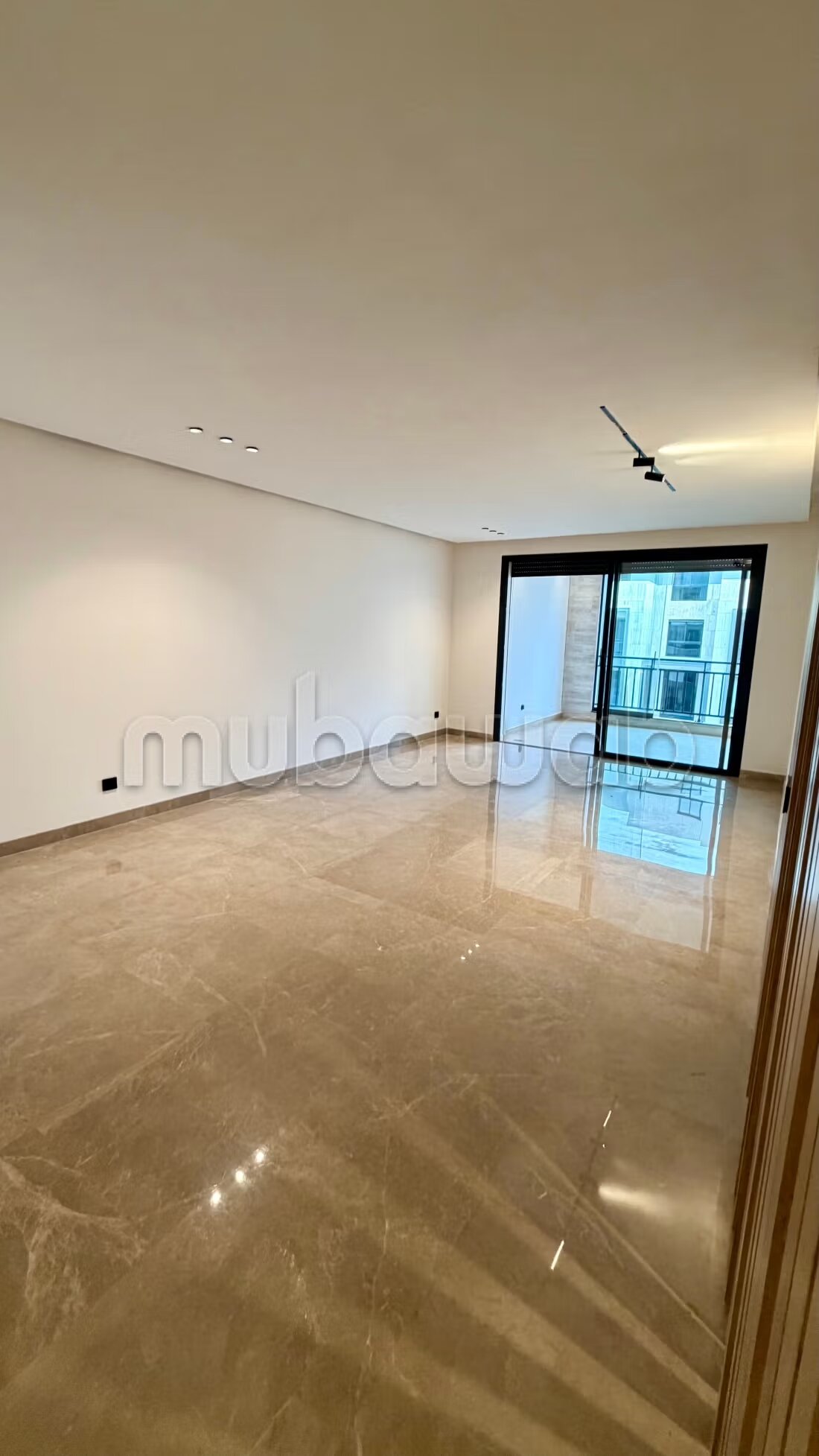 200 m² Apartment for Rent in Souissi, Rabat — Photo 10