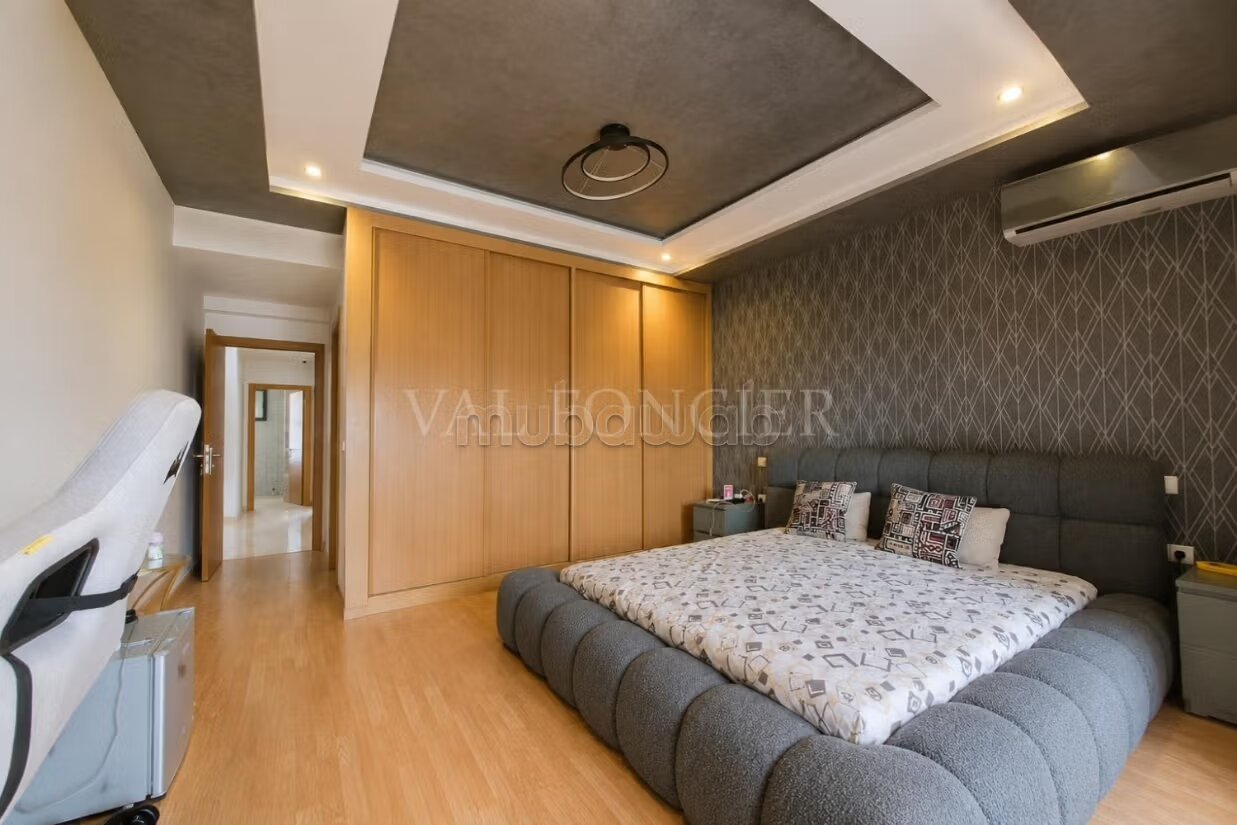 Villa 570 m² for sale in Casablanca - Bouskoura — Photo 8
