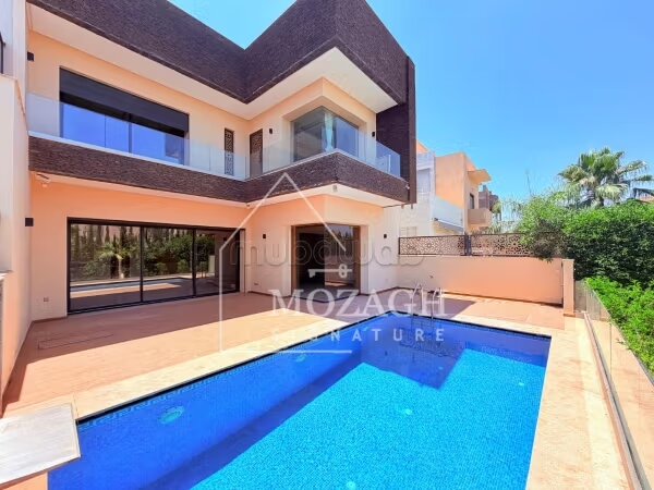 Villa 280 m² à louer à Marrakech — Photo 33
