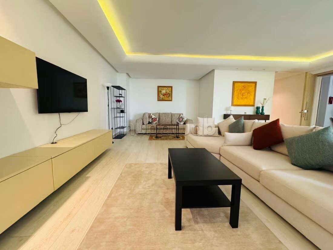 Apartment 160 m² for rent in Casablanca (Triangle d'Or) — Photo 4