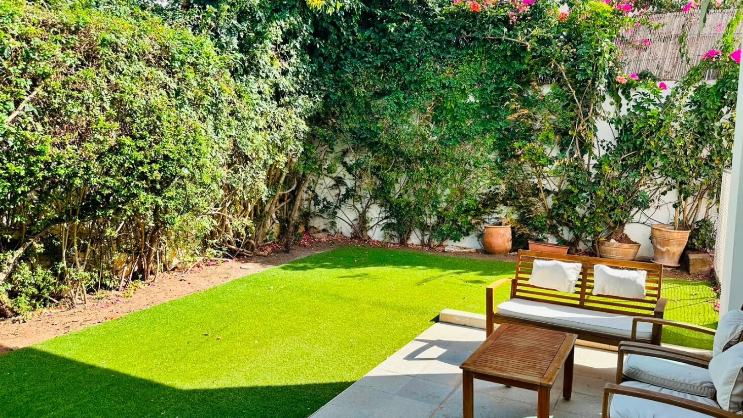 Villa 300 m² à louer à Rabat — Photo 3