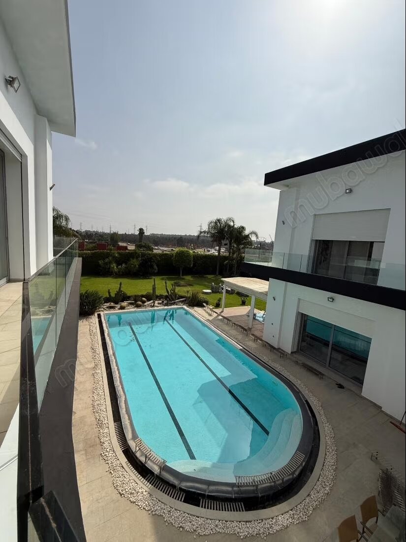 Villa 2000 m² for sale in Rabat à Rabat