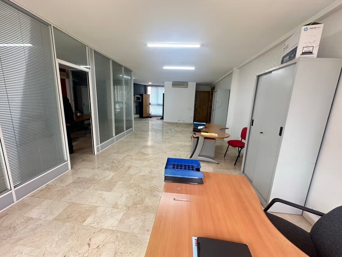 Office 90 m² for Rent in Benjdia, Casablanca — Photo 6