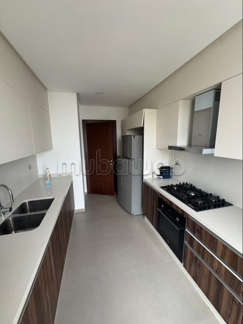 Apartment 150 m² for rent in Rabat – Souissi — Photo 3