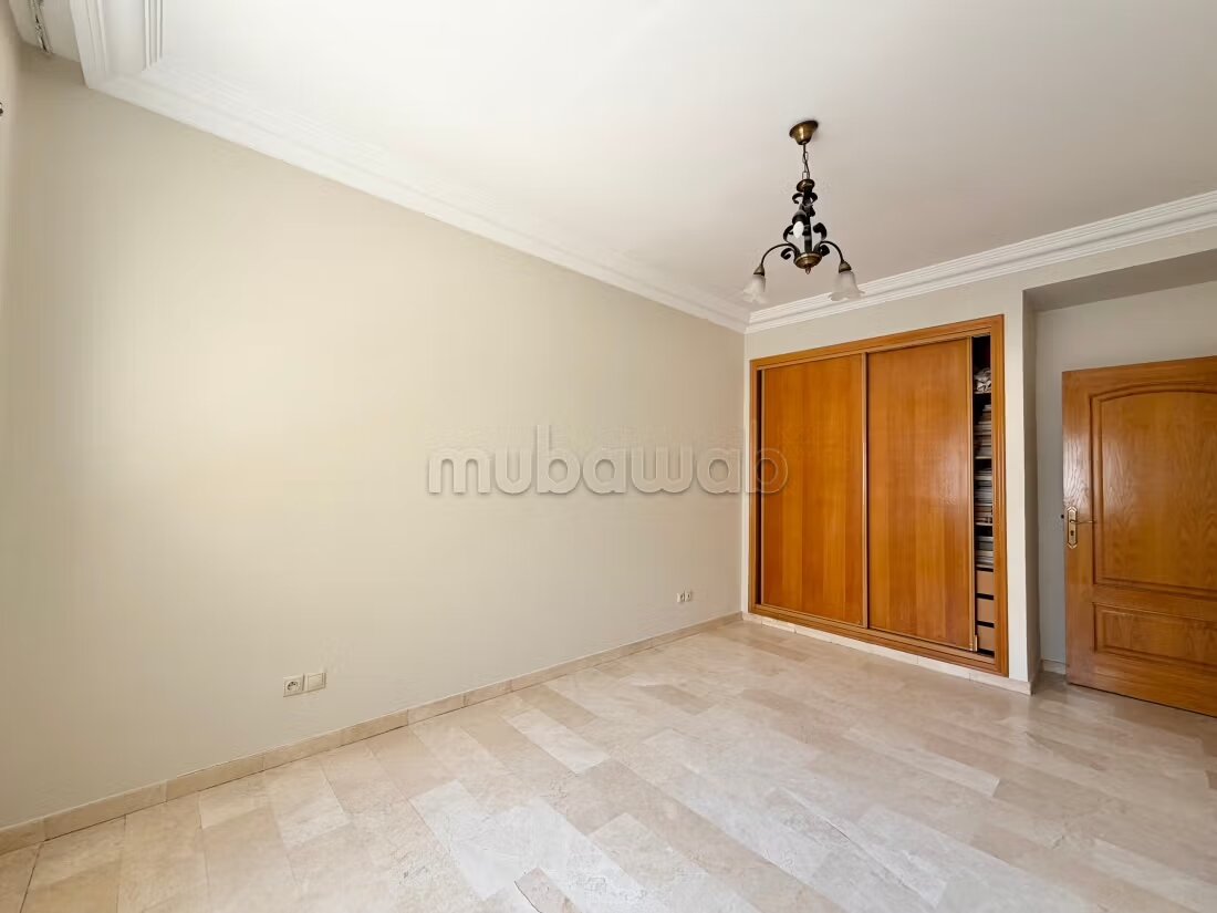 شقة 185 متر مربع للإيجار في الدار البيضاء — Photo 15