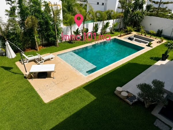 Villa 800 m² à louer à El Menzeh — Photo 3