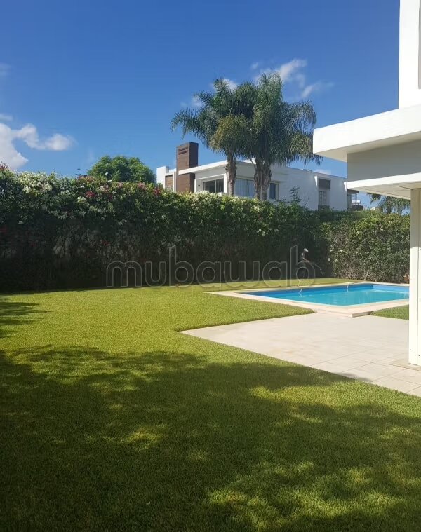 Villa 350 m² à louer à Casablanca — Photo 4