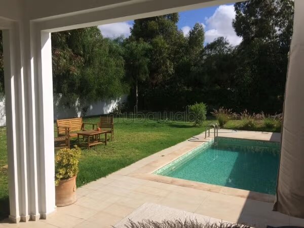 Villa 350 m² à louer à Casablanca — Photo 5