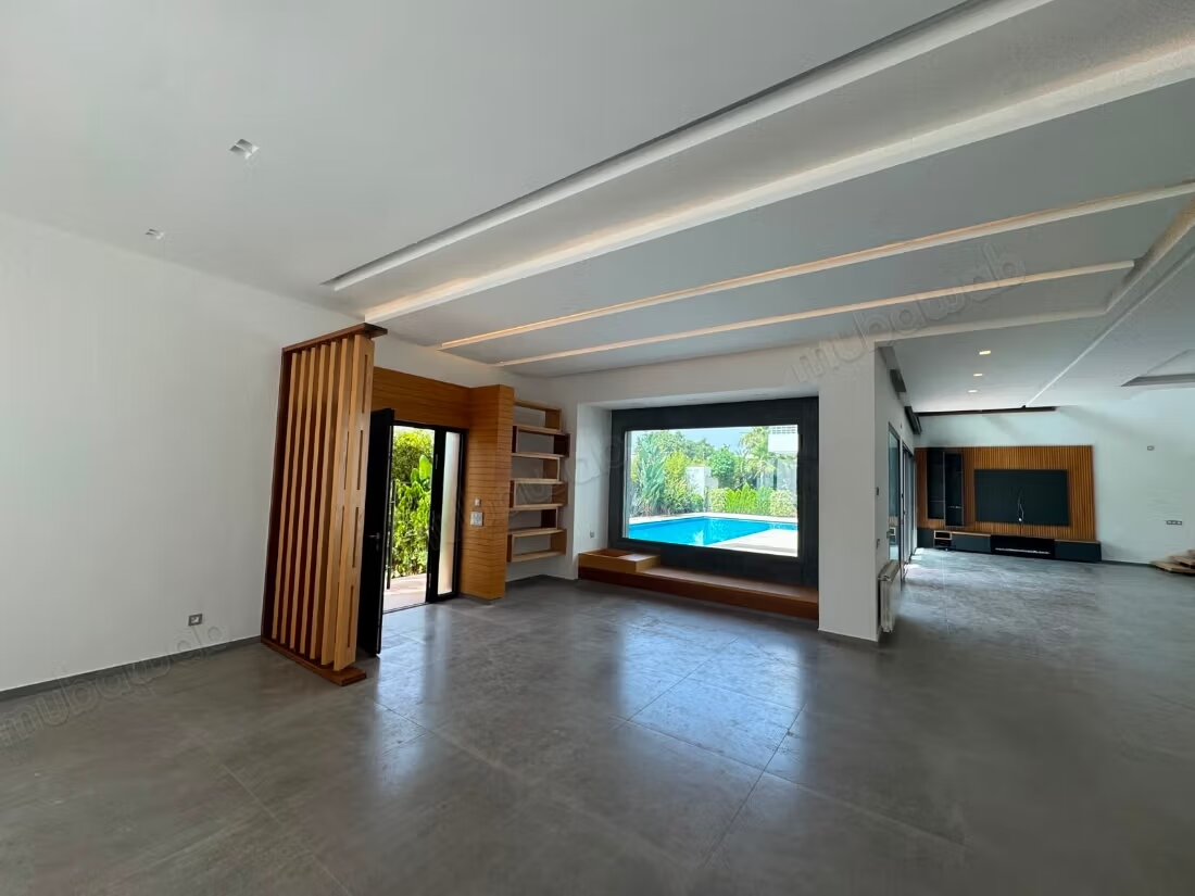 Villa 1280 m² for rent in Rabat – Souissi — Photo 3