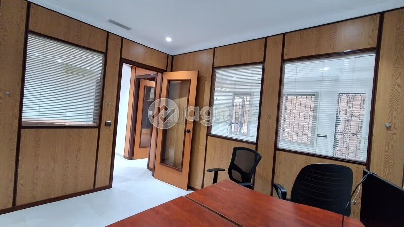 Office 63 m² for rent in Casablanca — Photo 9