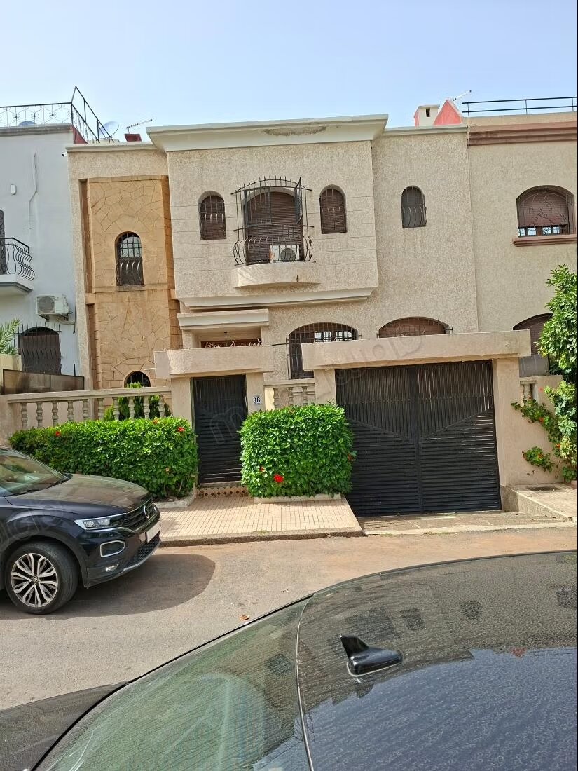 Villa 400 m² à vendre à Casablanca, quartier Laymoune 2 à Casablanca