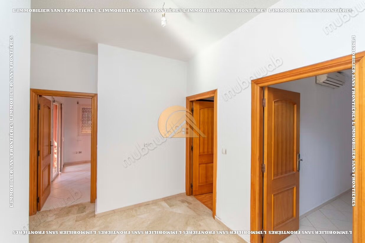 Villa 240 m² à louer à Marrakech — Photo 16