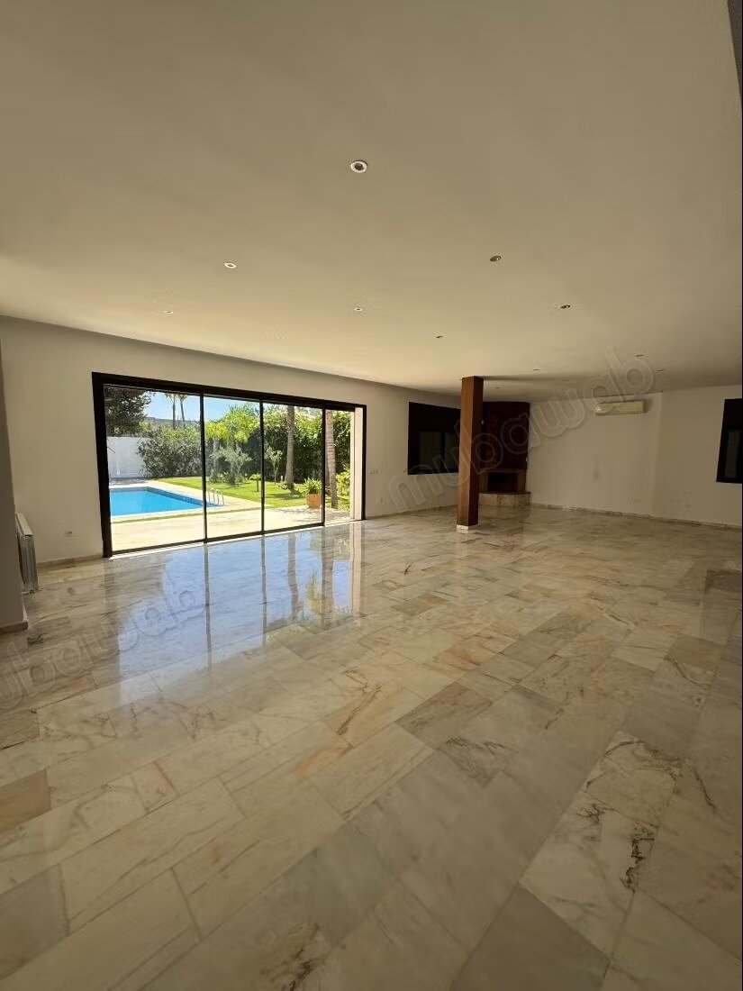 Villa 1800 m² à louer à Rabat – Souissi — Photo 3