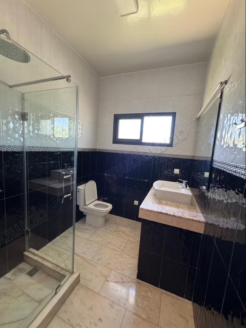 Villa 1800 m² à louer à Rabat – Souissi — Photo 4