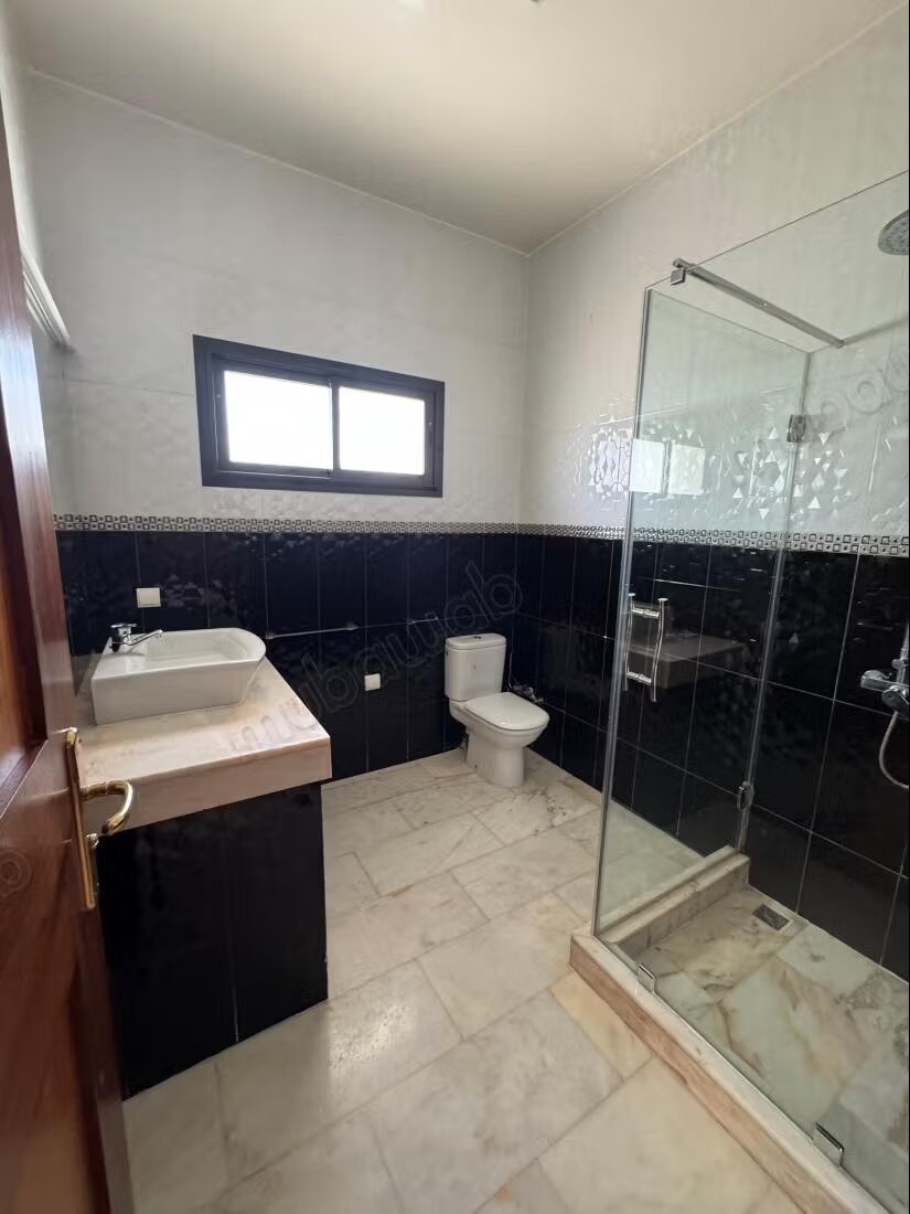 Villa 1800 m² à louer à Rabat – Souissi — Photo 7