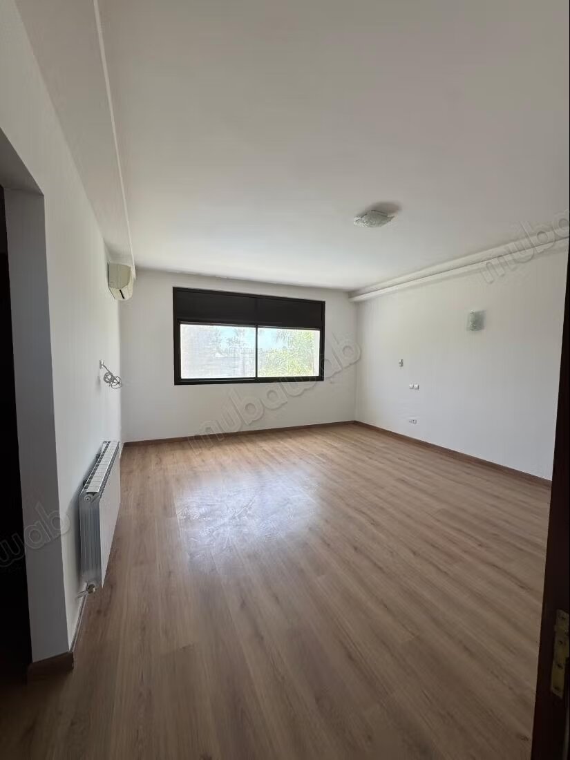 Villa 1800 m² à louer à Rabat – Souissi — Photo 12