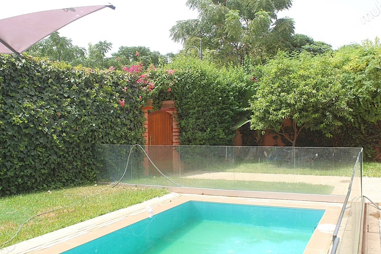 Villa à vendre à Marrakech – jardin triple façade — Photo 5
