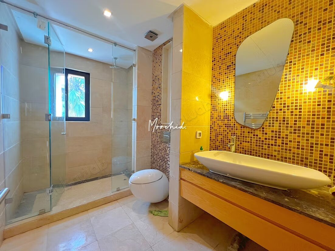 Villa 700 m² à louer à Casablanca — Photo 8