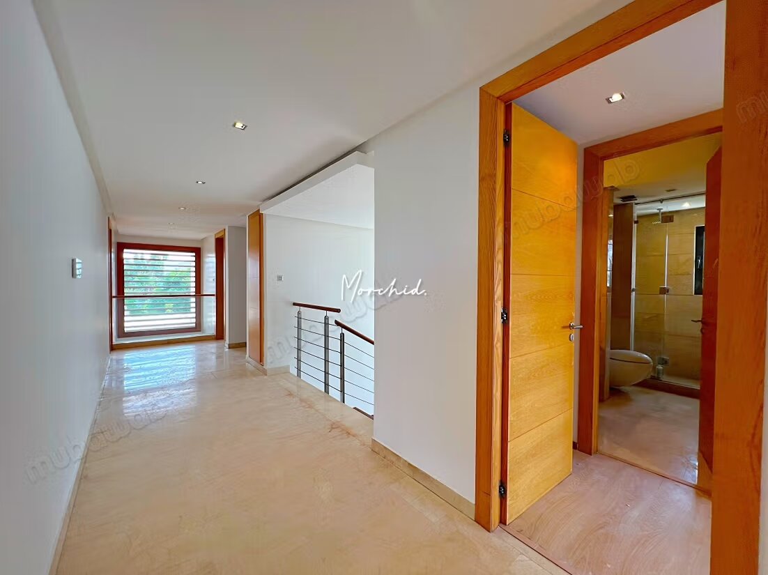 Villa 700 m² à louer à Casablanca — Photo 10