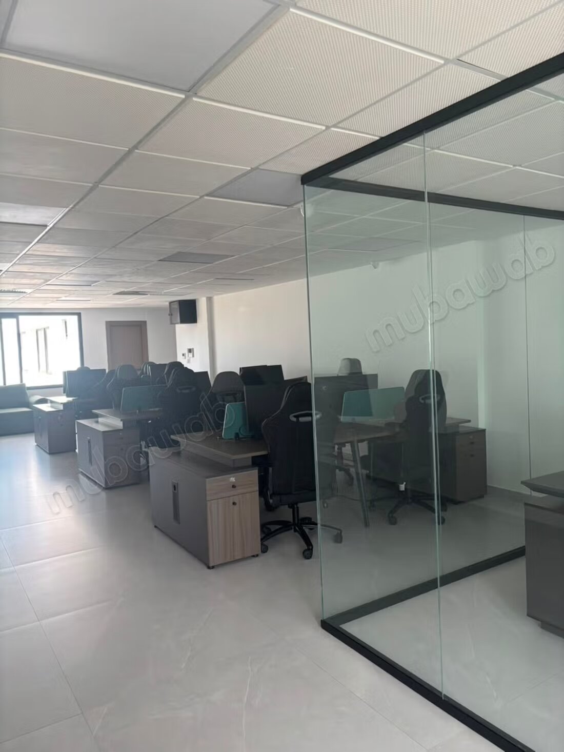 Bureau 94 m² à louer à Casablanca — Photo 3