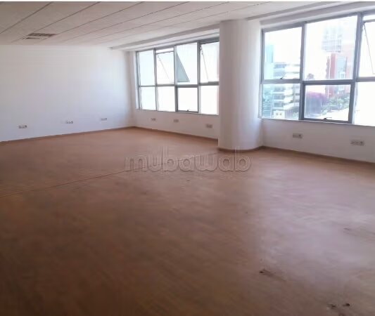 Bureau 94 m² à louer à Casablanca — Photo 16