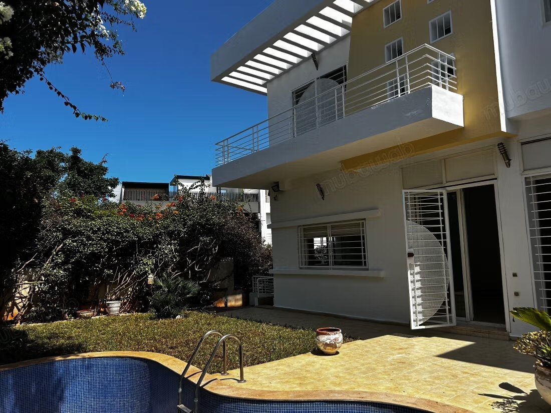 Villa 400 m² à louer à Casablanca à Casablanca
