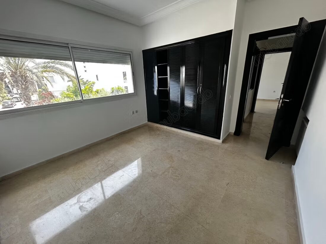 Villa 400 m² à louer à Casablanca — Photo 11