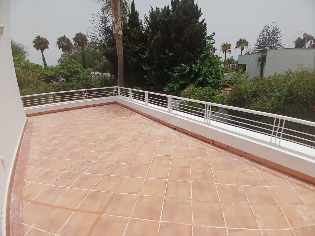 فيلا للإيجار في الرباط (سويّسي) — Photo 11