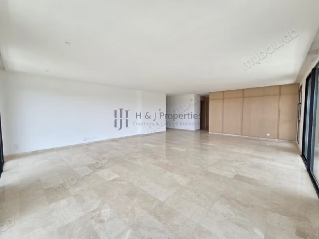 T5 Apartment 295 sqm for Sale in Casablanca — Photo 4