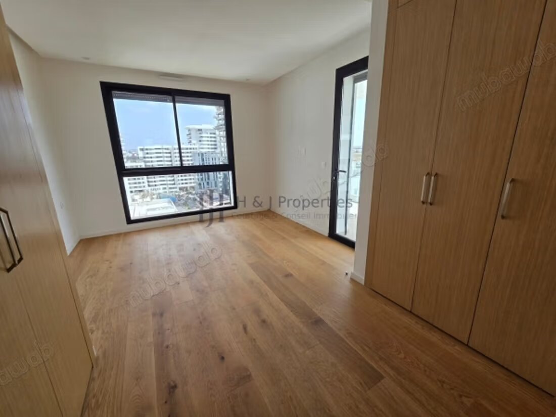 T5 Apartment 295 sqm for Sale in Casablanca — Photo 6