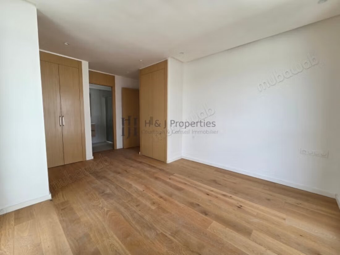 T5 Apartment 295 sqm for Sale in Casablanca — Photo 7