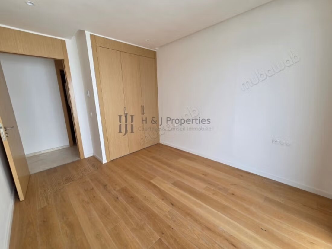 T5 Apartment 295 sqm for Sale in Casablanca — Photo 9