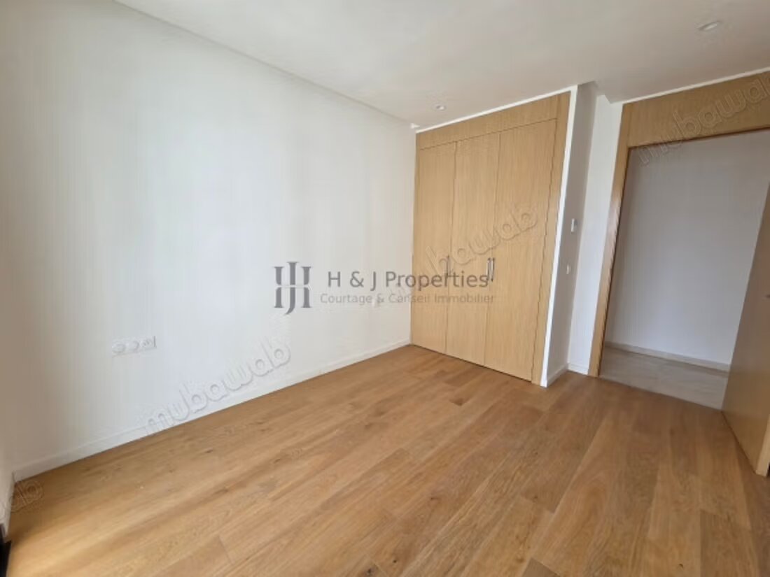 T5 Apartment 295 sqm for Sale in Casablanca — Photo 10