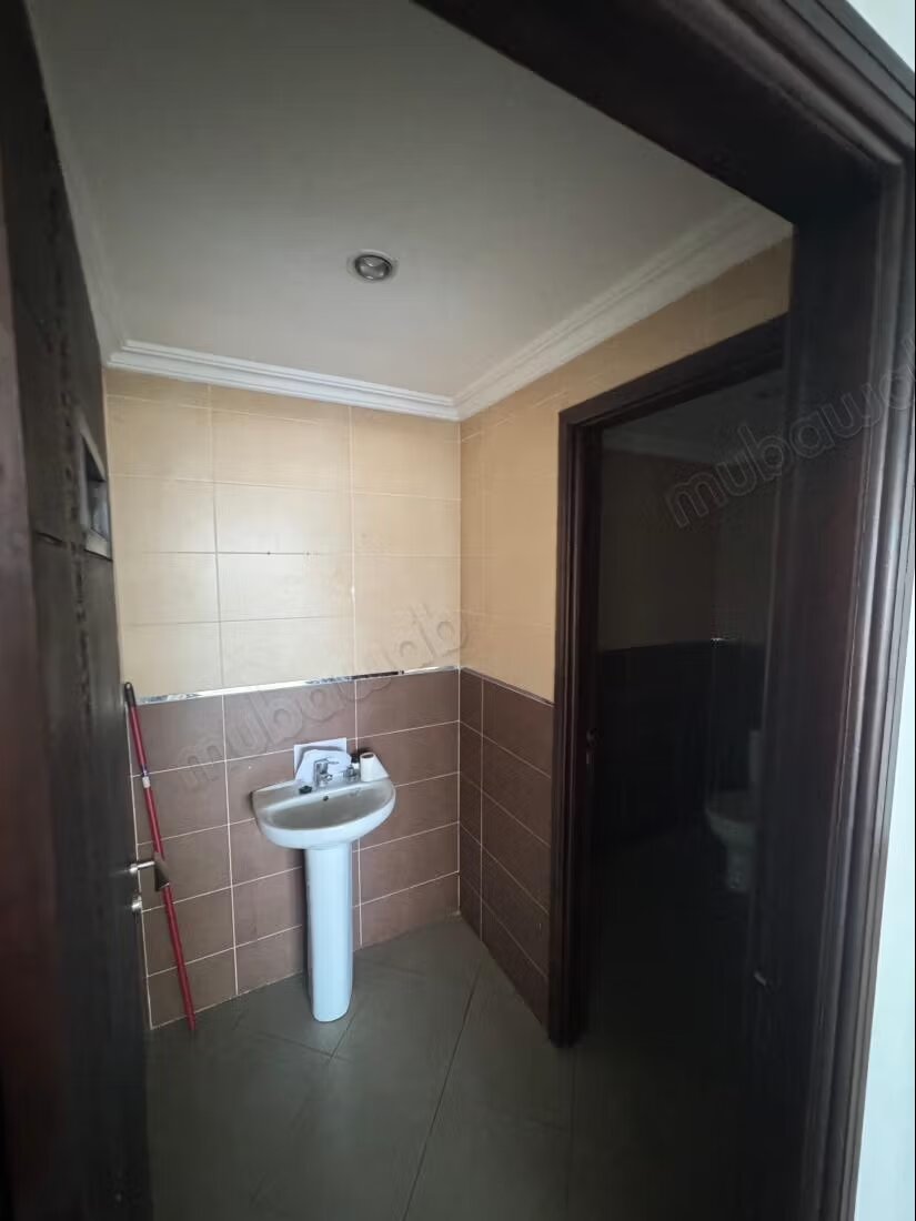60 m² Office for Rent in Tangier — Photo 5