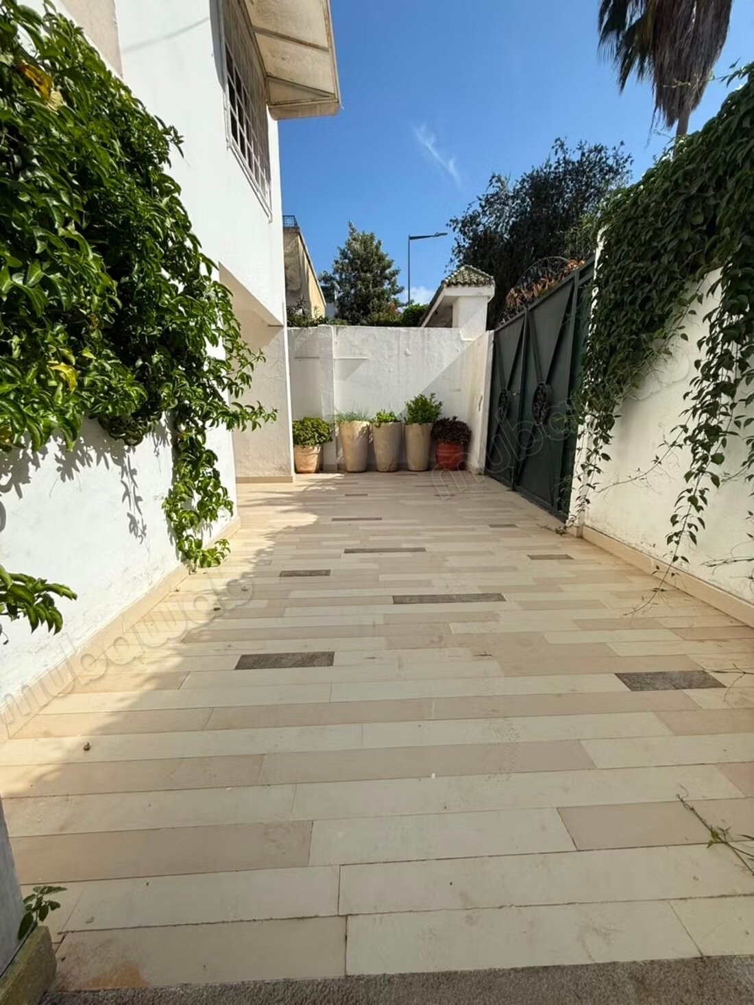 Villa 250 m² for rent in Rabat (Hassan Centre Ville) à Rabat