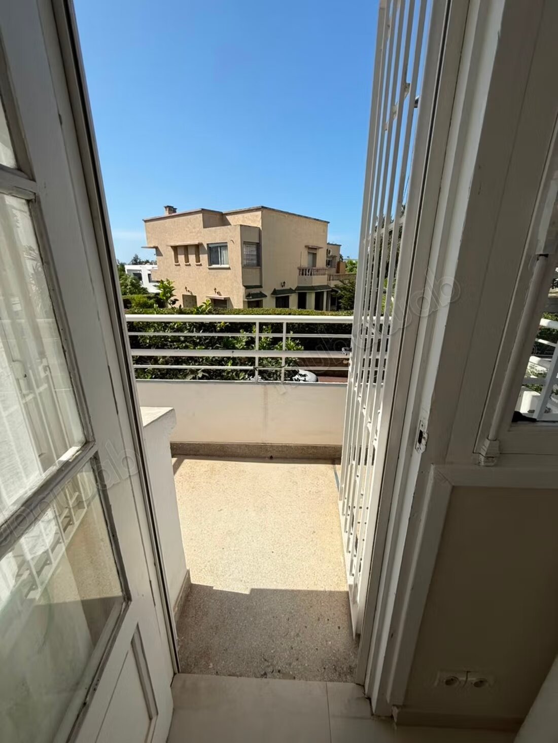 فيلا 250 م² للإيجار في الرباط (Hassan Centre Ville) — Photo 15